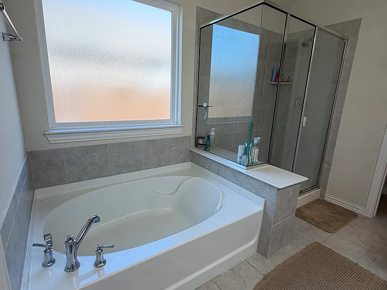 2504 Melrose Dr — Photo 27