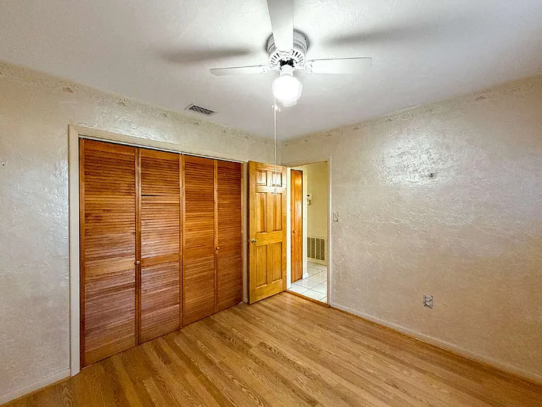 21160 Edgewater Dr — Photo 30