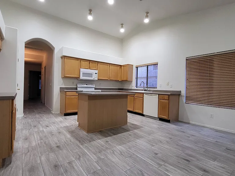 4128 W Menadota Dr — Photo 12