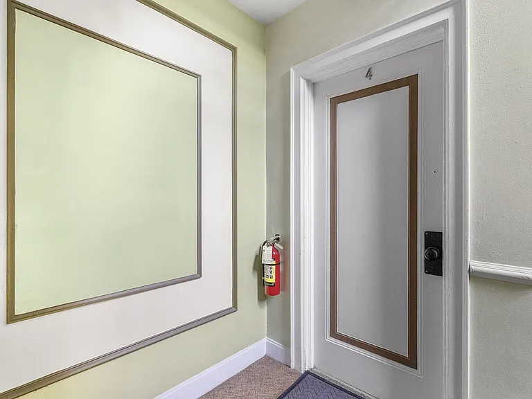 742 Washington Park #B4 — Photo 4