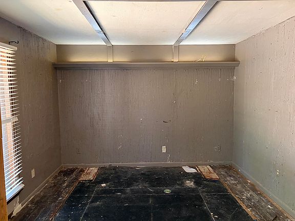 4th image of 25 Cardinal Valley Dr