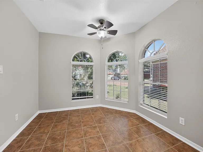 15506 Fir Woods Ln — Photo 12
