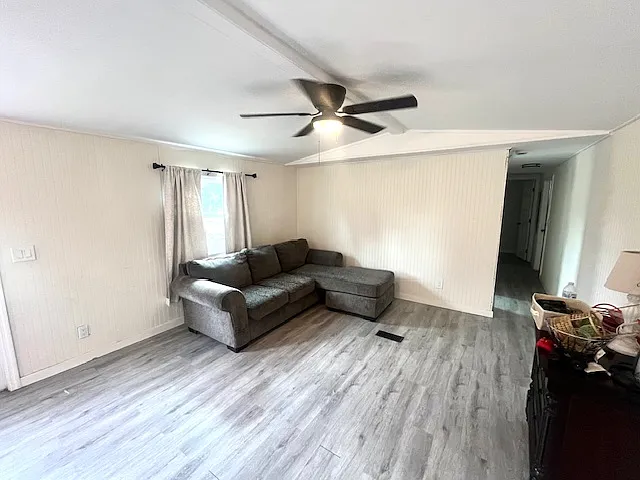 2170 Case Ln — Photo 3