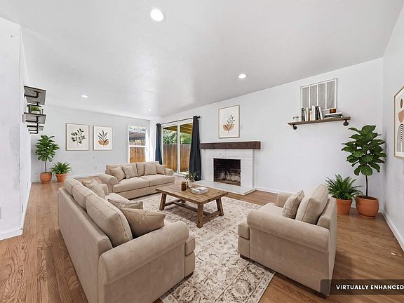 4th image of 2300 Jonquil Way