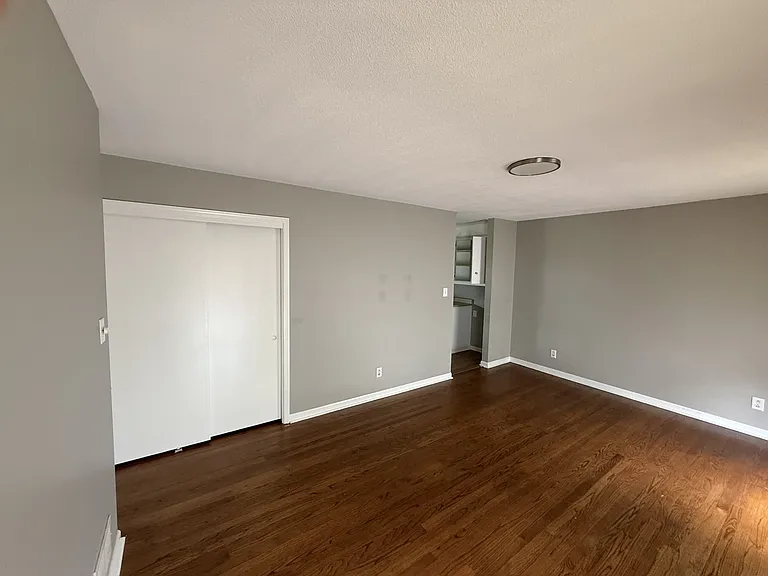 120 Woodbine Ter — Photo 9