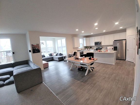 4th image of 702 Clydesdale Way