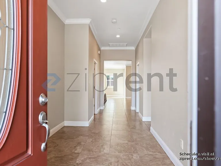 1462 Cruz St — Photo 3