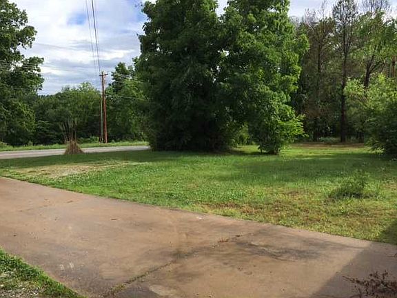 4th image of 626 E Bowen Blvd