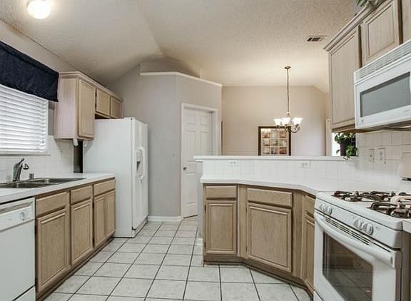 5th image of 10204 Max Ln