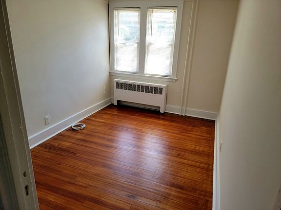 5th image of 81 Wallace St APT 1