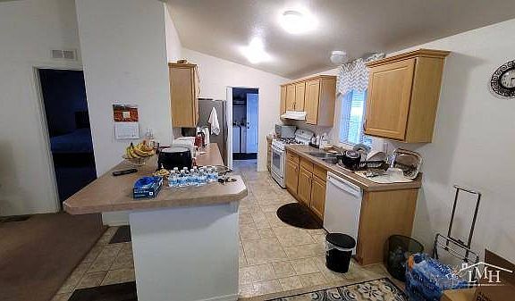 4th image of 450 E Bradley Ave Spc 86
