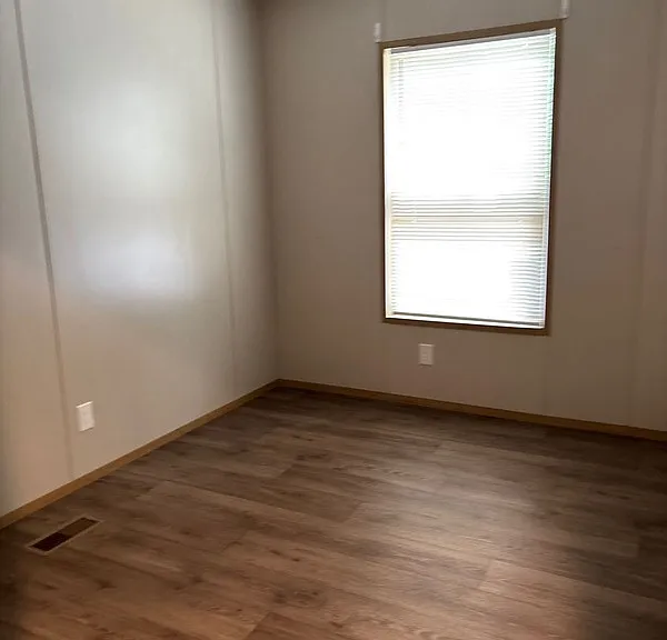 3506 Boxwood Ln — Photo 2