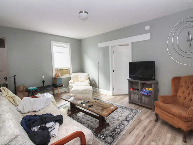 224-226 Pine St — Photo 7