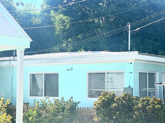 4th image of 721 Galveston Ln