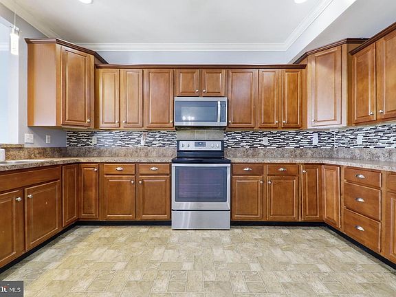5th image of 444 Frick Ave