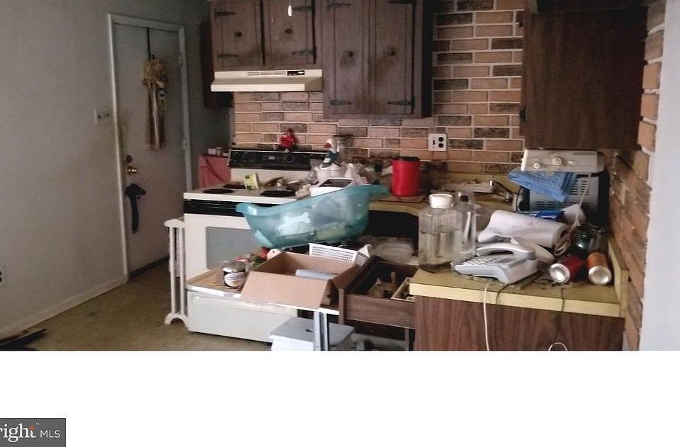 2nd image of 1108 Aster Ave