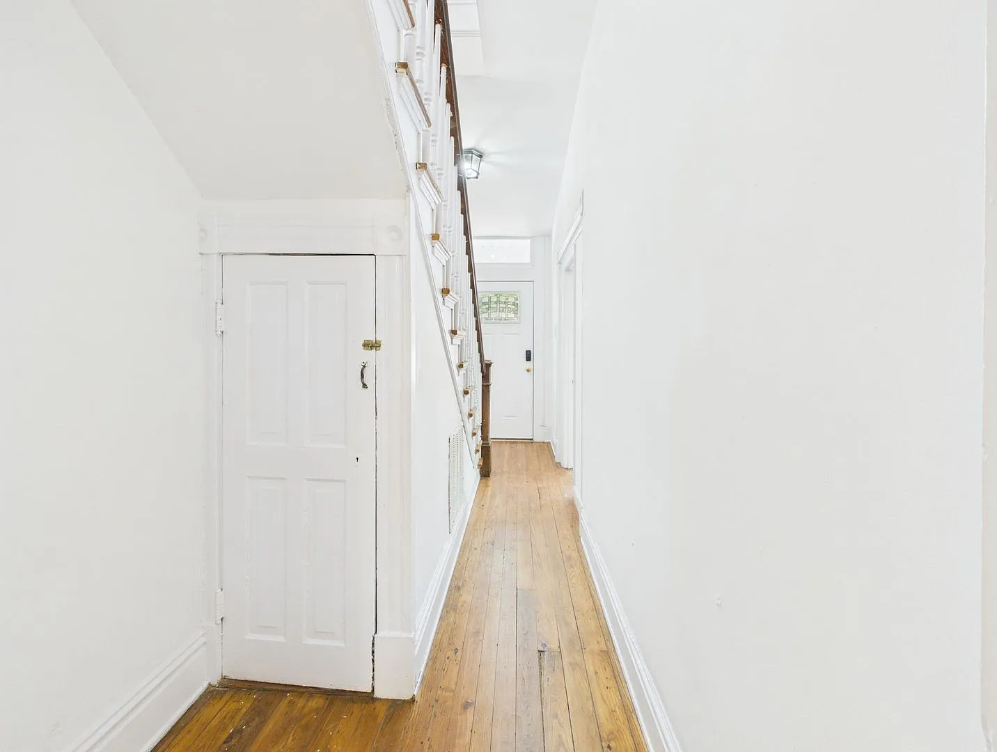 3 bed, 2.0 bath, 1560 sqft, $2,395 — Photo 3