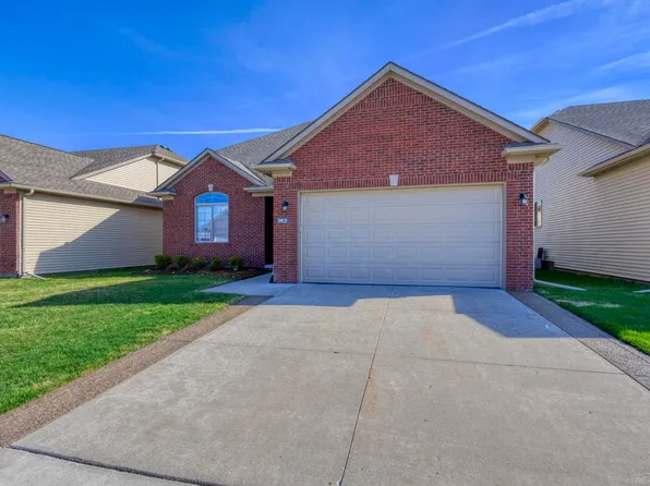 30028 Danvers Dr #68, New Baltimore, MI 48051