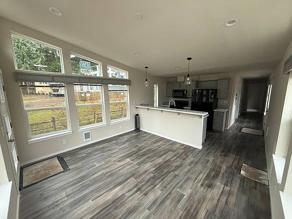 3rd image of 6116 Kitsap Way