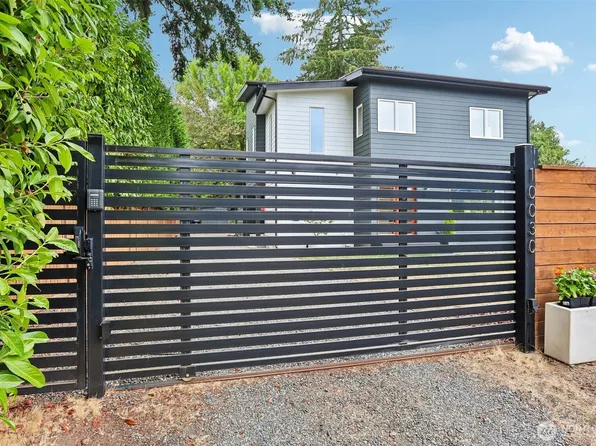 10030 37th Avenue SW, Seattle, WA 98146