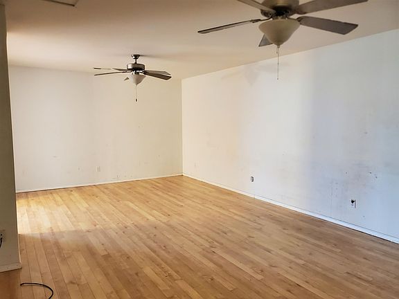 4th image of 524 Chisholm Trl