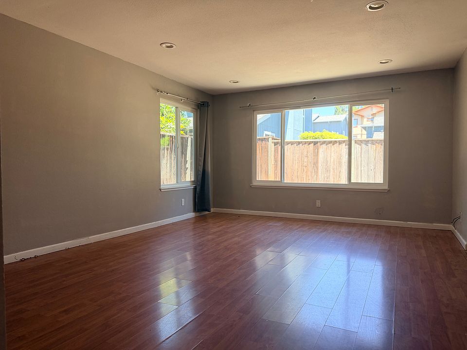 1st image of 106 Rose Ln