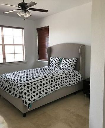 5th image of 1535 Windjammer Way #1
