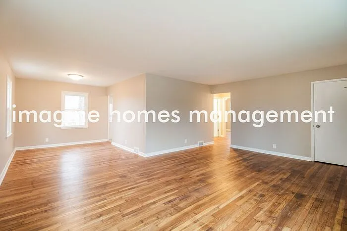 3 bed, 1.0 bath, 1166 sqft, $1,850 — Photo 4