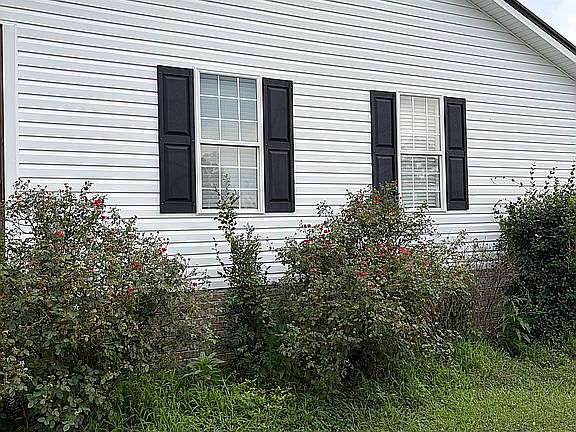 2nd image of 2214 Green Rd
