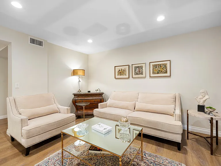 236 N Louise St #109 — Photo 7