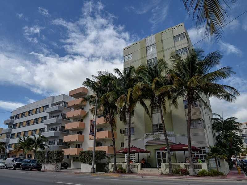 1st image of 4130 Collins Ave #403