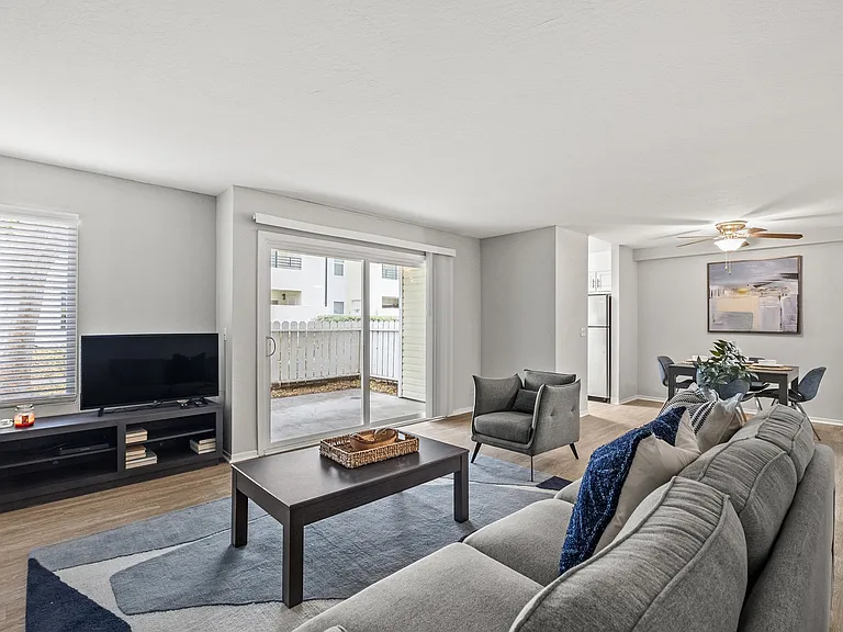 Kensington Park Apartments — Photo 8