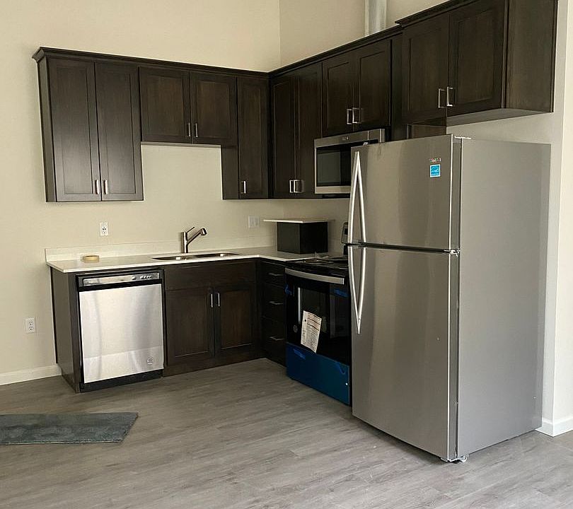 1st image of 609 Plymouth Dr NE #603-204