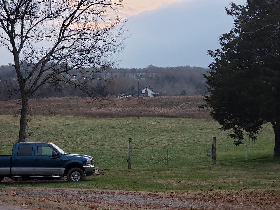 2nd image of 2000 Callis Rd