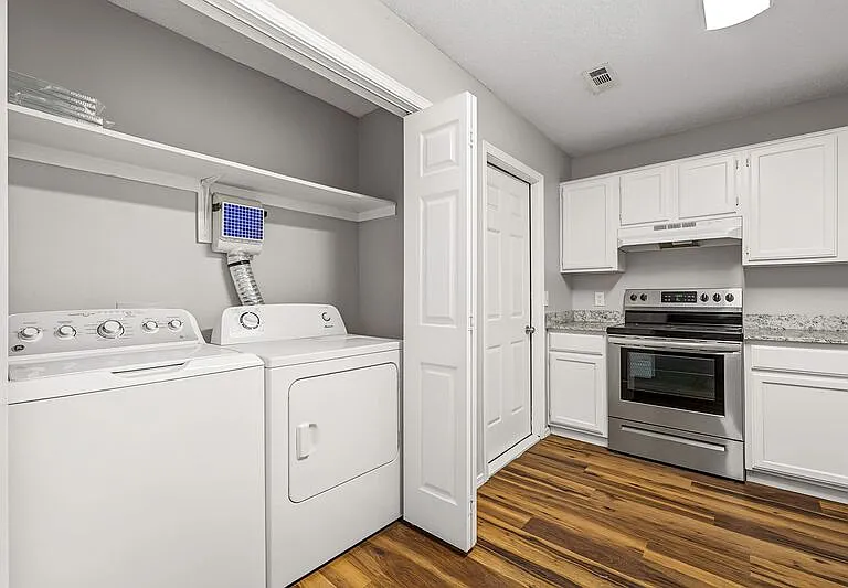 302 Parkcrest Dr — Photo 4