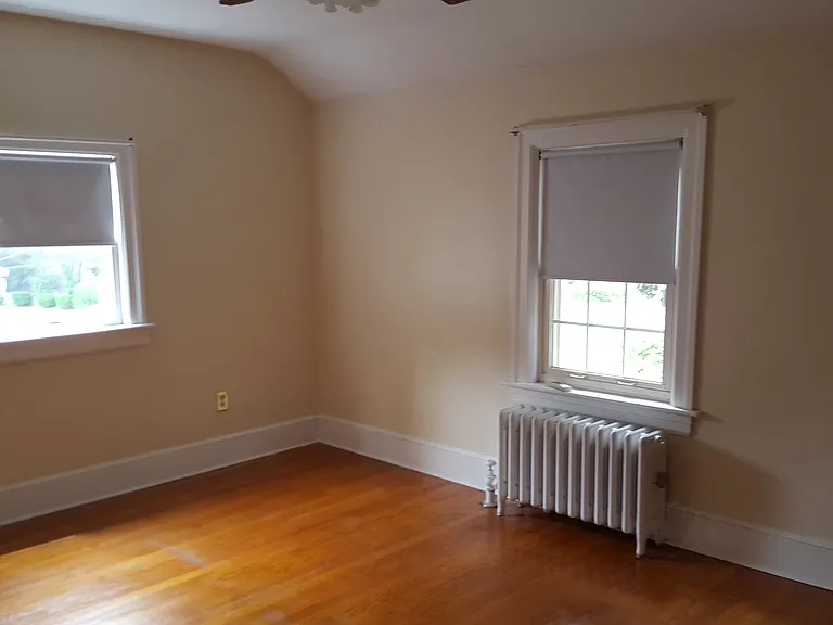 2381 Cranston St — Photo 15