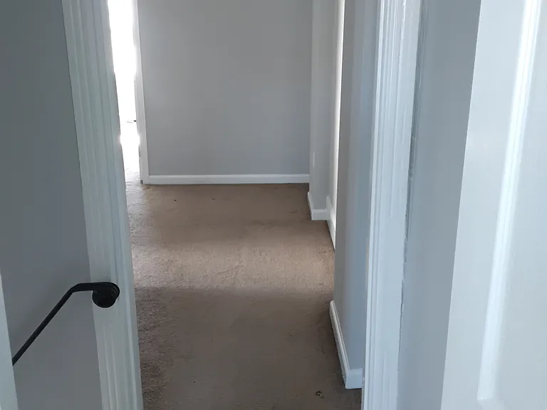 Sitting area between bedrooms