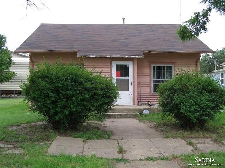 1st image of 323 N Missouri St