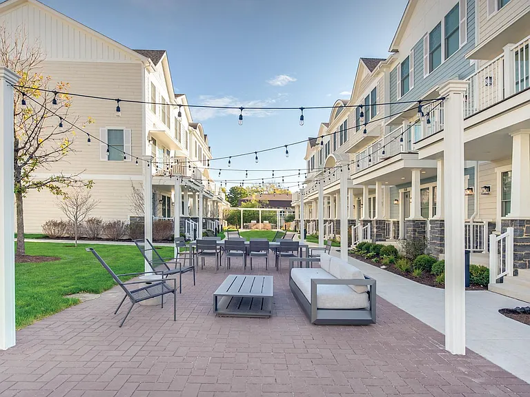 Eldridge Townhomes — Photo 18