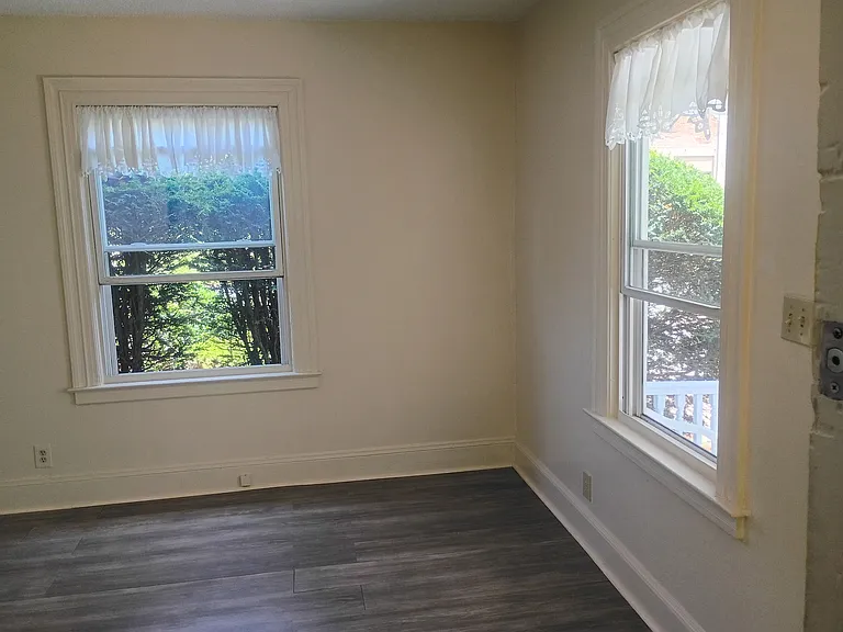 134 Charter Oak St — Photo 3