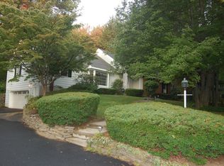 1265 Fox Hollow Rd, Niskayuna, NY 12309