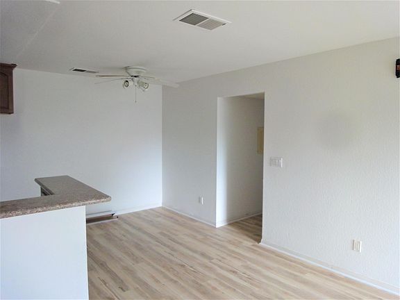 3rd image of 3715 Tallyho Dr APT 103