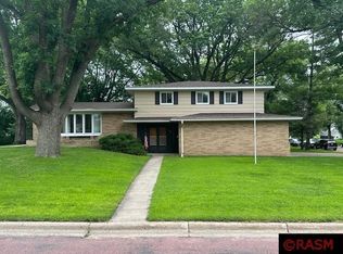 1023 Armstrong Blvd S, Saint James, MN 56081