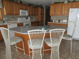 8 Pleasant View Rd, Slayton, MN 56172