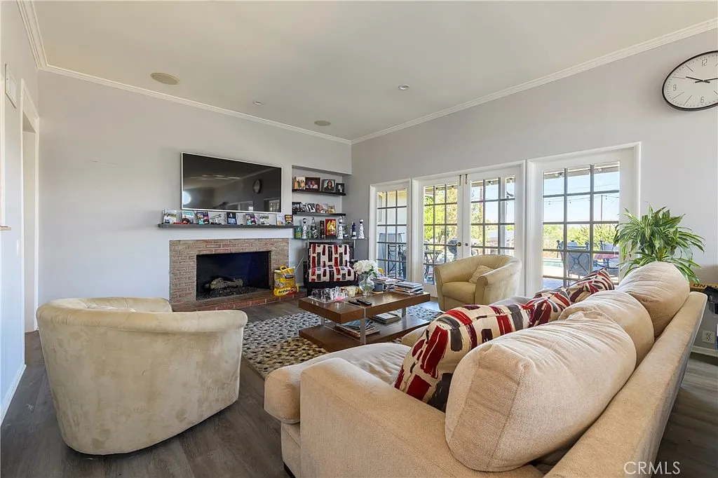 3 bed, 1971 sqft, $8,250 — Photo 4