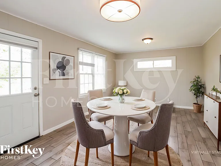 8712 Marty Ln — Photo 7