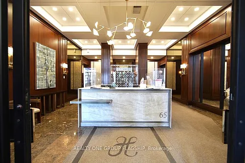 65 Harbour Sq S #2007 Photo 1