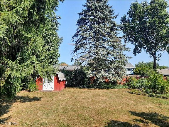 2nd image of 122 Campagna St