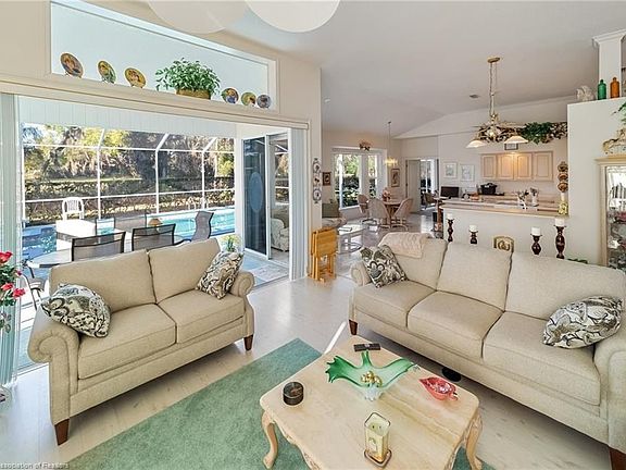 5th image of 5016 Strafford Oaks Dr