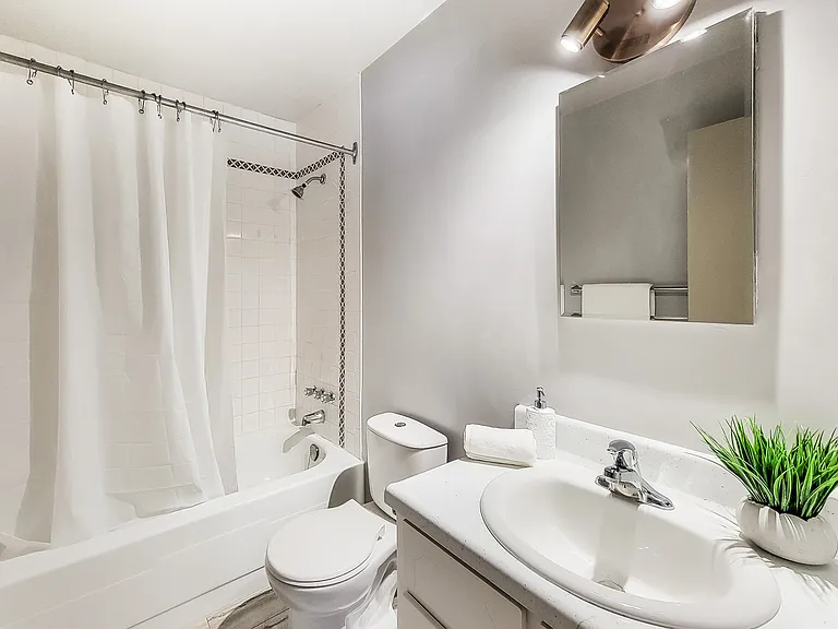 215 Belsyde Ave E — Photo 10